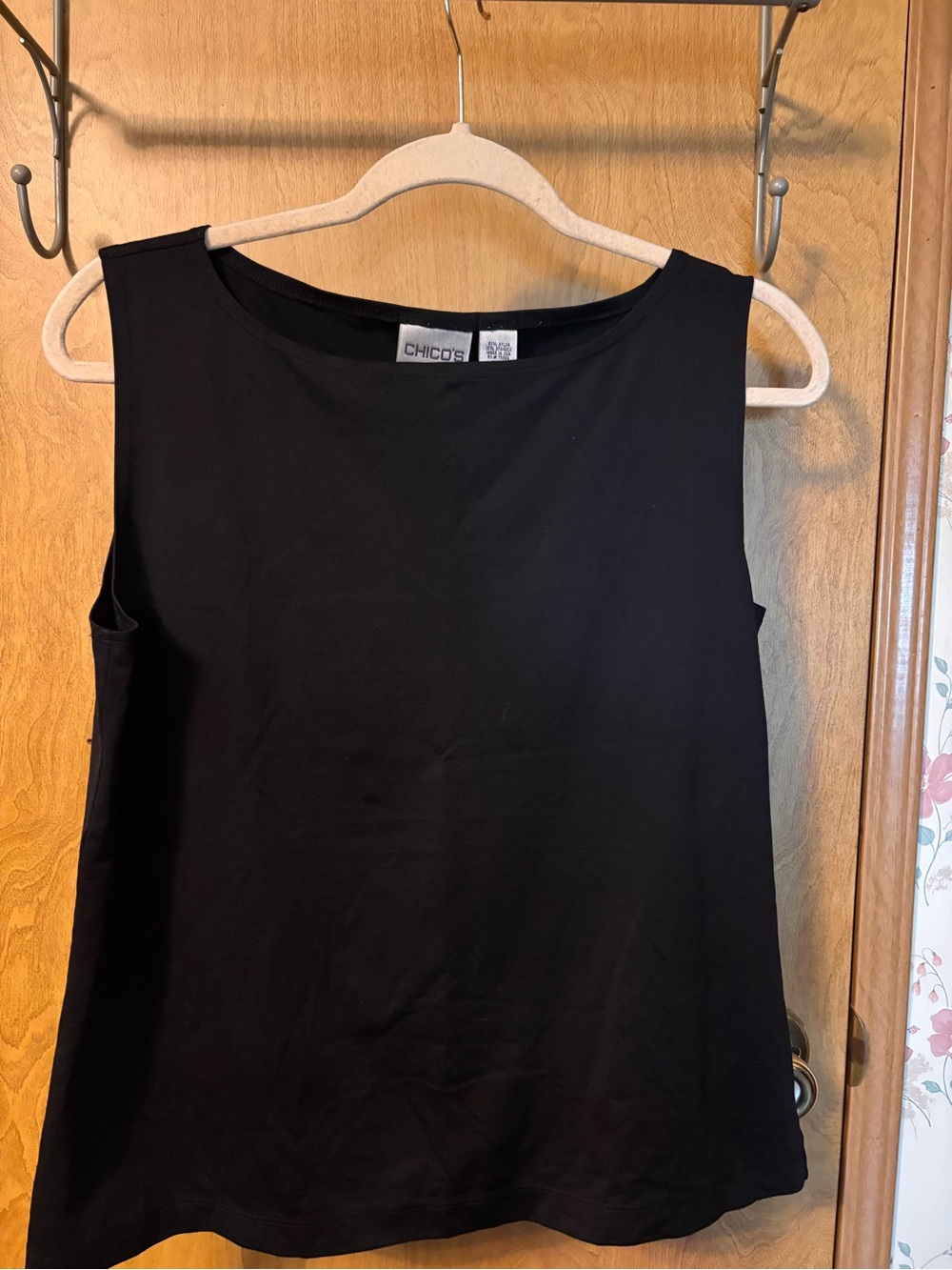 Chico's Black Sleeveless Scoop-Neck Tank